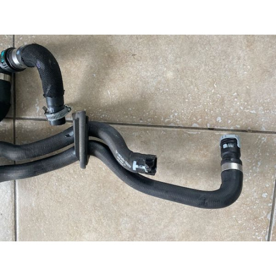 うみか Water Pump Hose Volvo V60 Hybrid 31368257 31338509